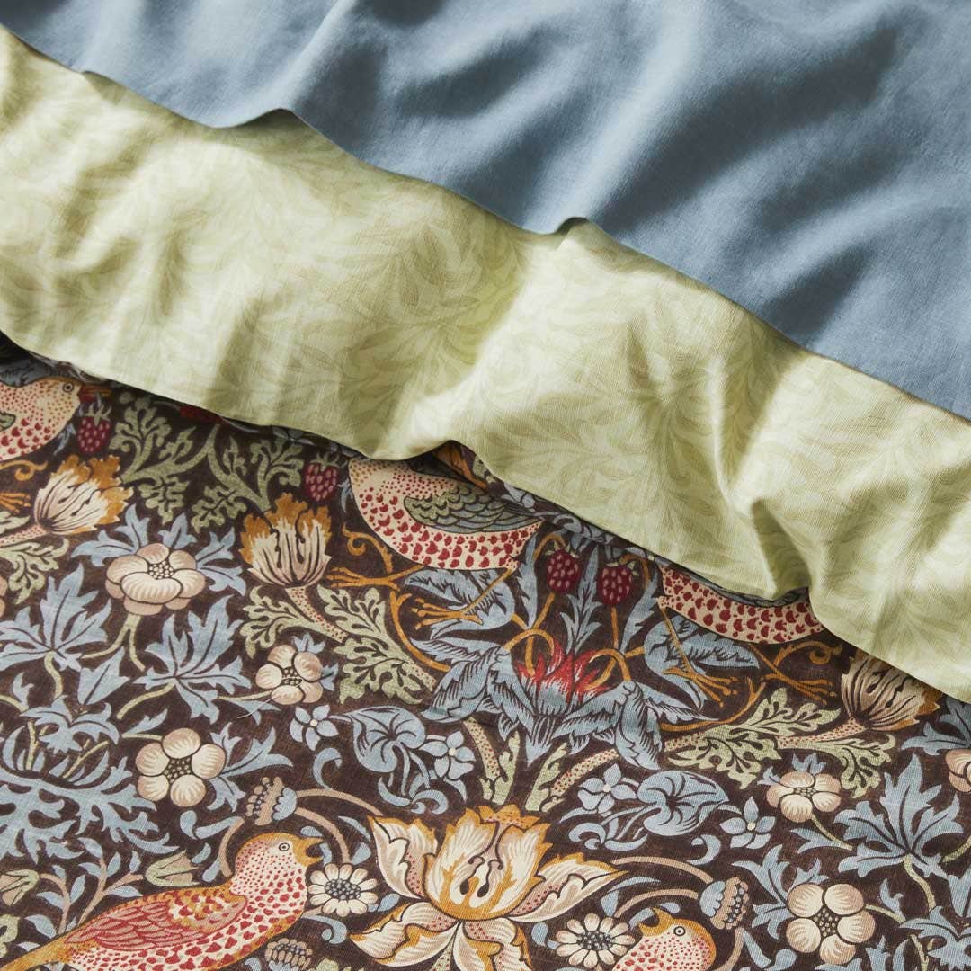 Strawberry Thief Quilt Cover - Chocolate